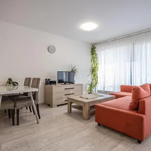 Apartament Spacious Terrace With Free Private Parking, Praga