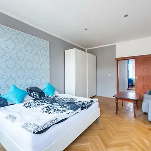  Apartmán Bright Few Steps From Centre